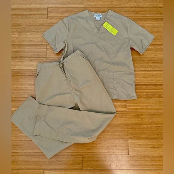 Natural Uniforms Scrub Set - NWT - Picture 4 of 4
